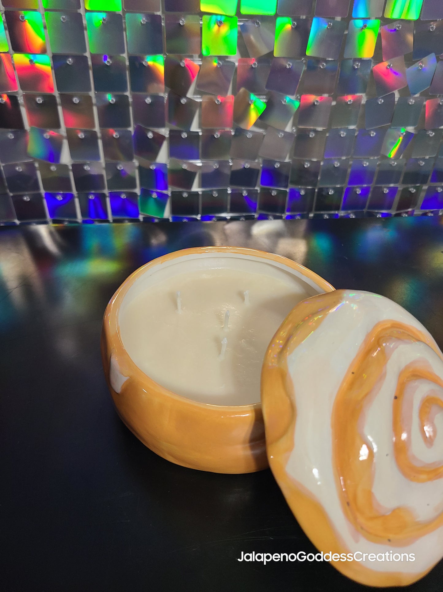 Cinnamon Roll Candle 9oz.